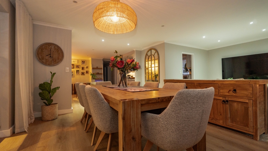 5 Bedroom Property for Sale in De Bron Western Cape
